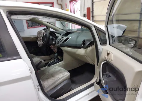 2013 Ford Fiesta Se z USA, uszkodzony, nr VIN 3FADP4BJ6DM107962